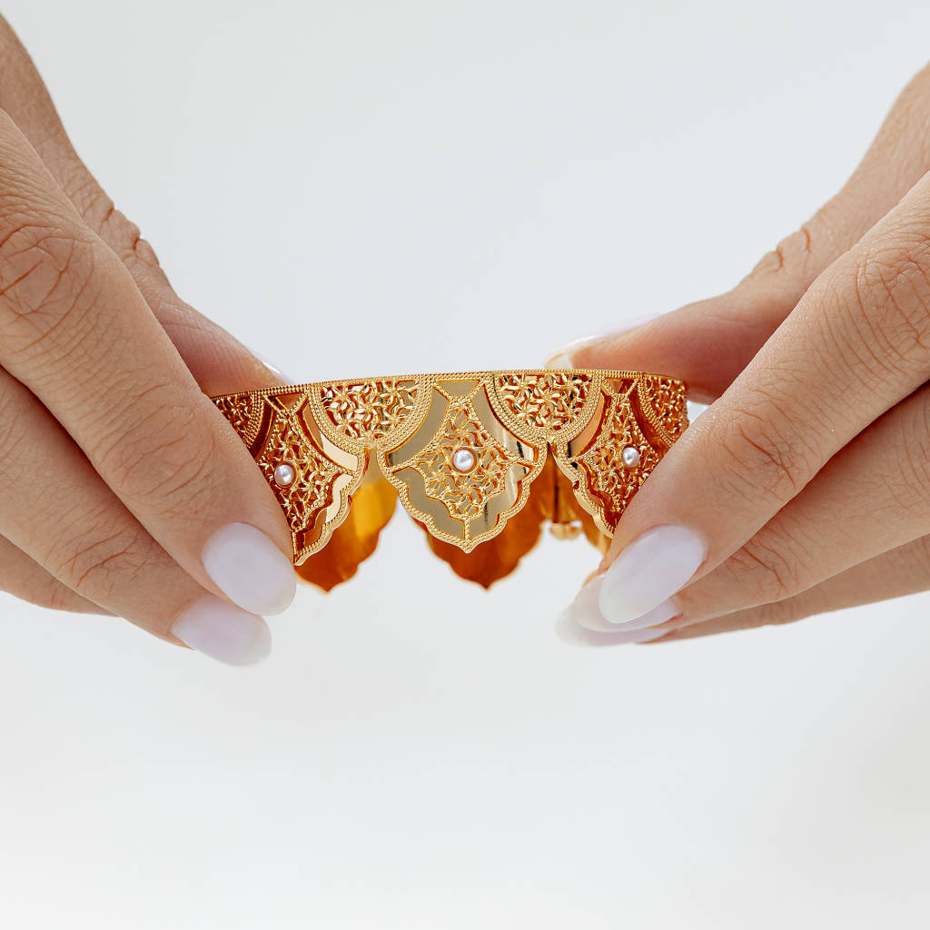 21K Aghveli Gold Bangle