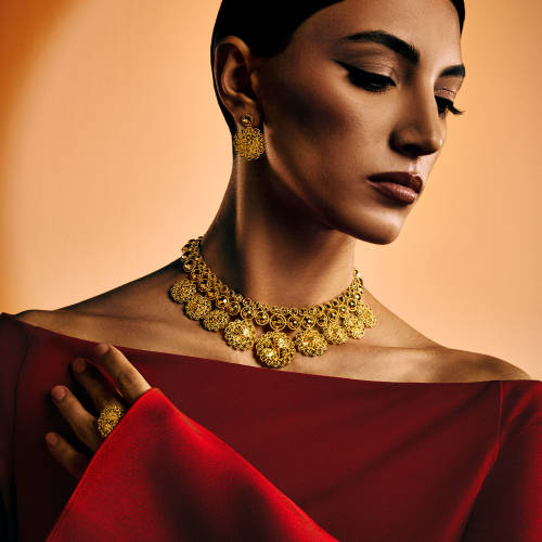 طقم شروق من مجموعة شمسة من الذهب عيار ٢١