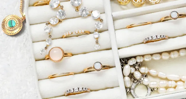 How to Travel with Jewellery: Embark on an Adventure with Shine:
