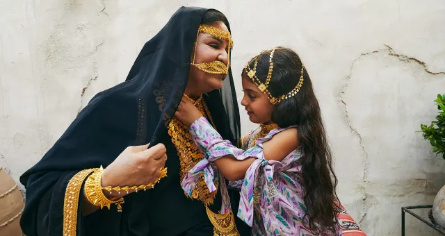 A Timeless Tribute: Meaningful Gold Gifts for the Head of the Family