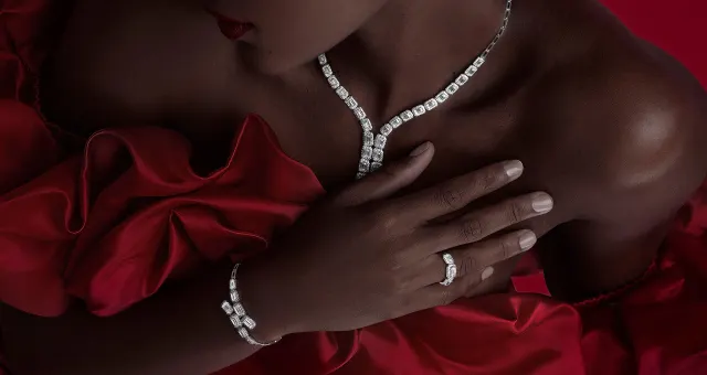 The Enchanting Elegance: How to Select Gemstone Jewellery