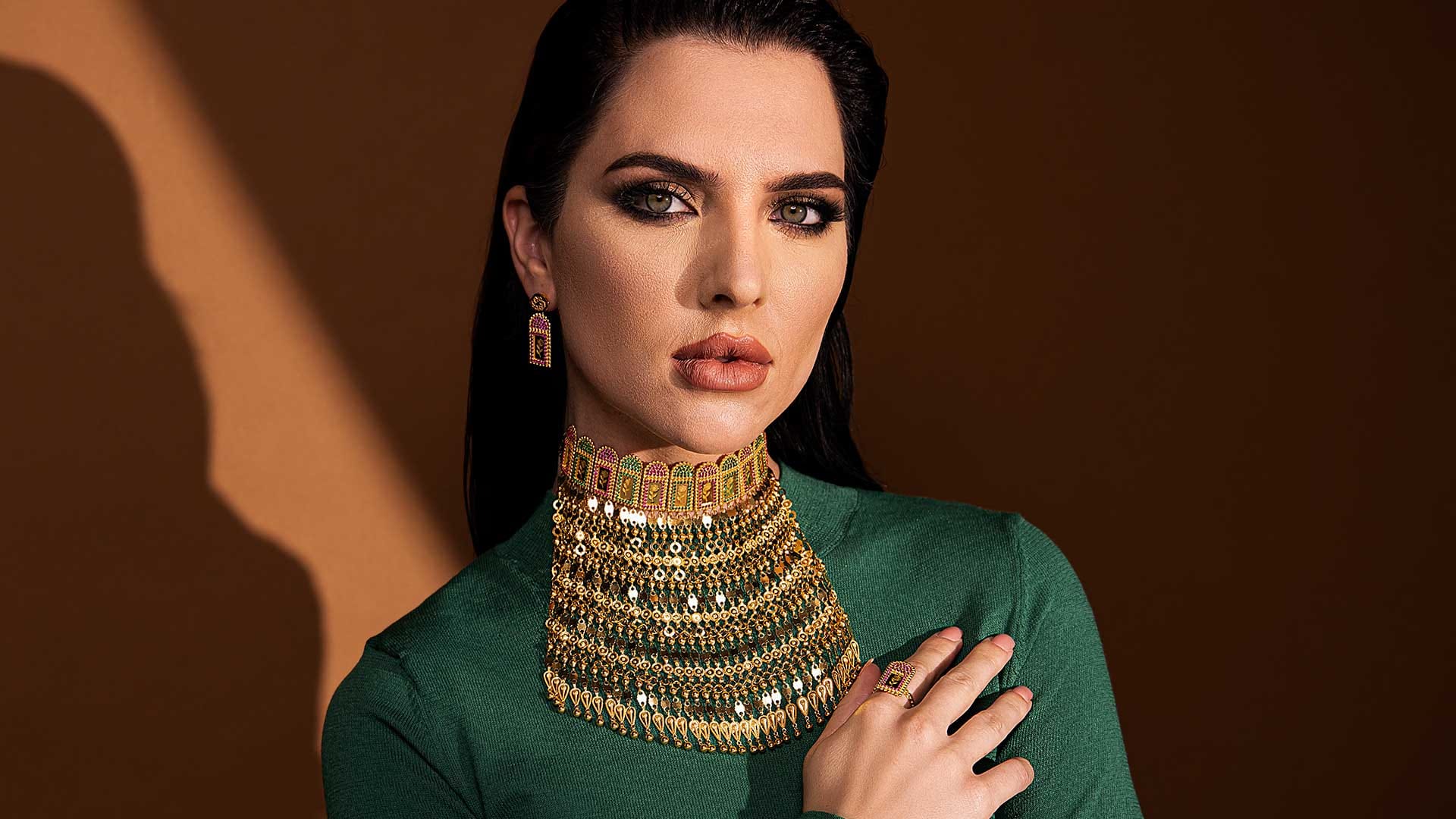 2023 Gold Jewelry Trends: From Eastern Complete Sets to Modern Designs