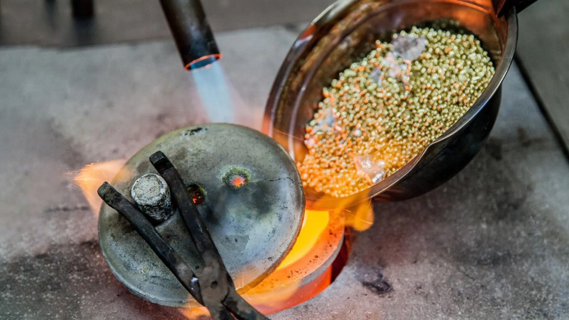 يقدم الرميزان حقائق مميزة عن الذهب