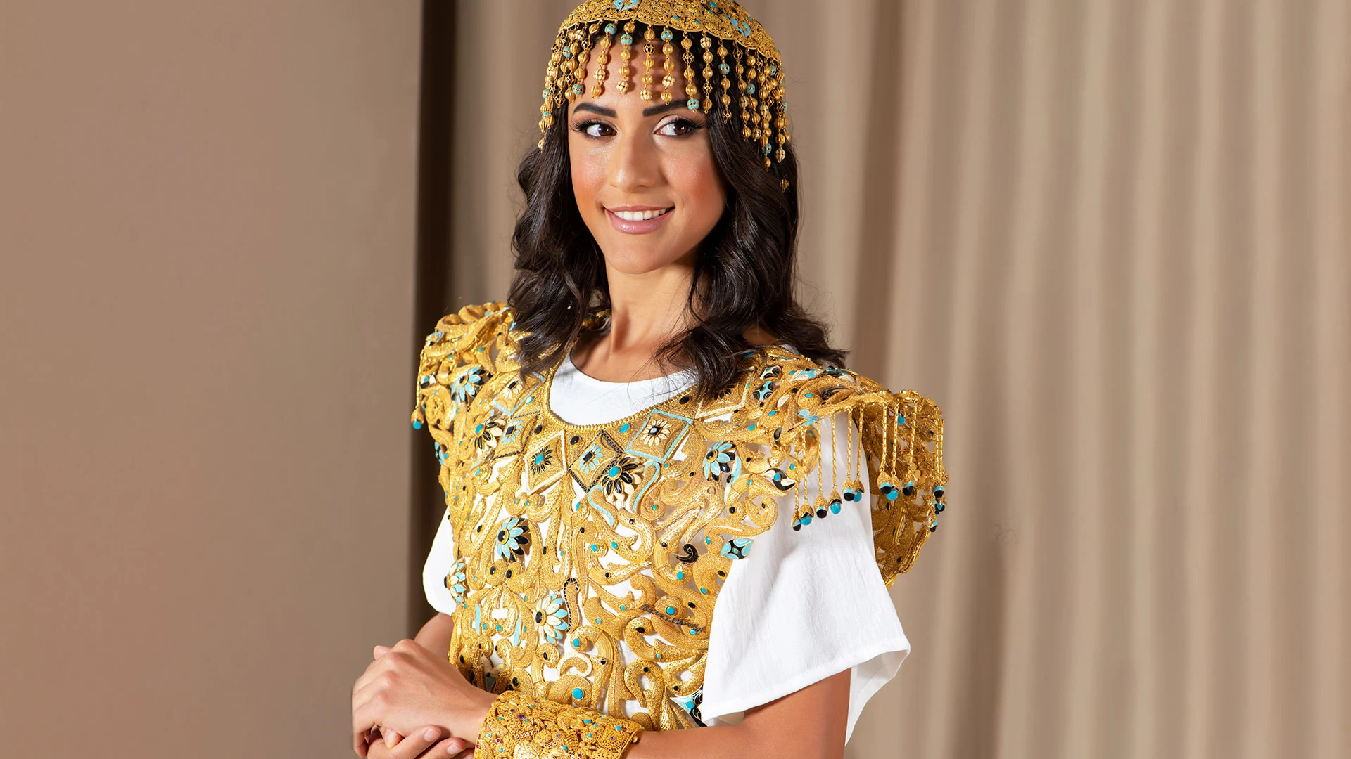 التطريز بالذهب