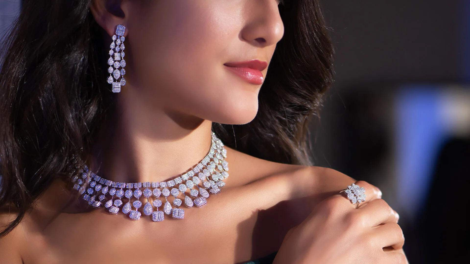 استكشف عالم المجوهرات في شهر مارس