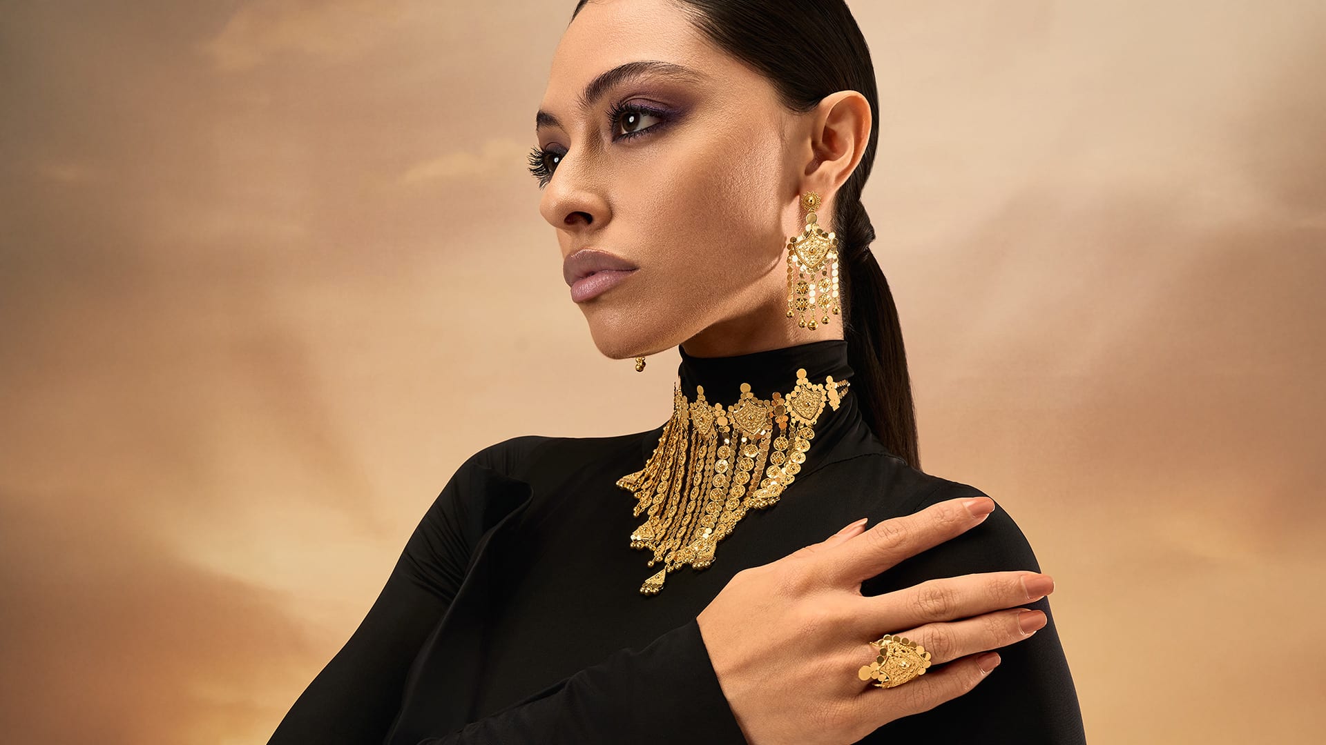How Gold Jewelry Defines the Cinematic Look at Red Carpet Radiance