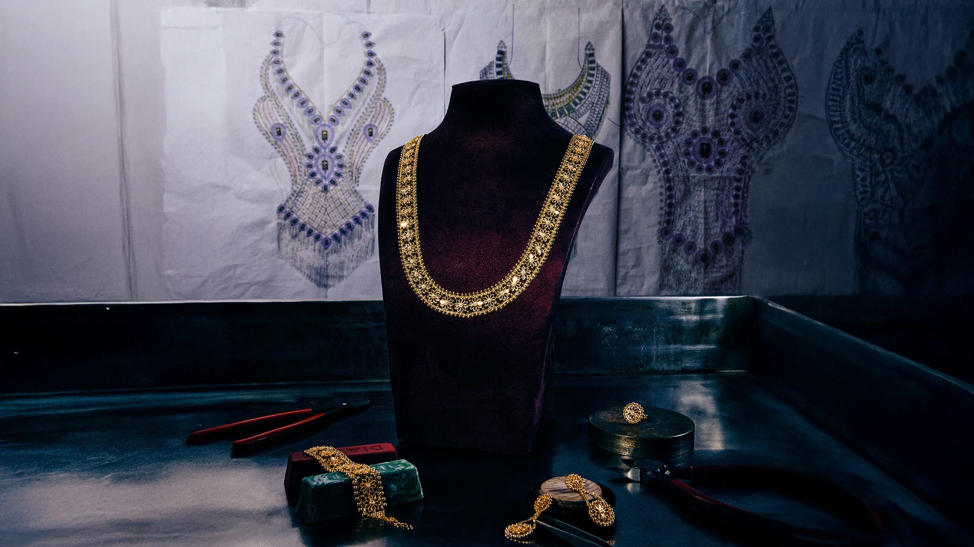 The Story Behind Traditional Bedouin Gold Designs: A Legacy of Desert Artistry