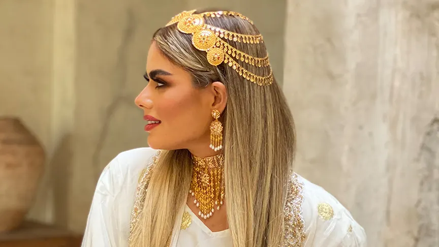 كل ما تحتاجين لمعرفته حول إكسسوارات الشعر الذهبية للزفاف