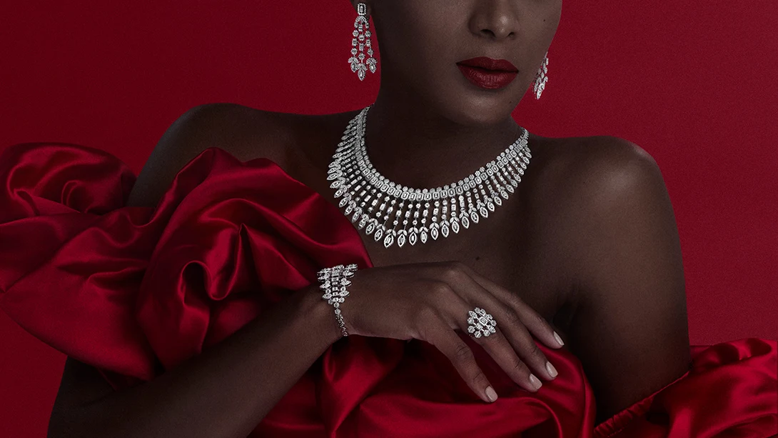 Shimmering into 2024: Anticipated Gold Jewelry Trends for the New Year 2024