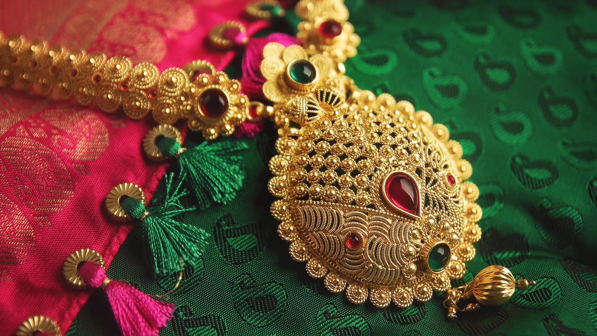 From Tradition to Fashion: The Mesmerizing Palette of Indian Gold Designs