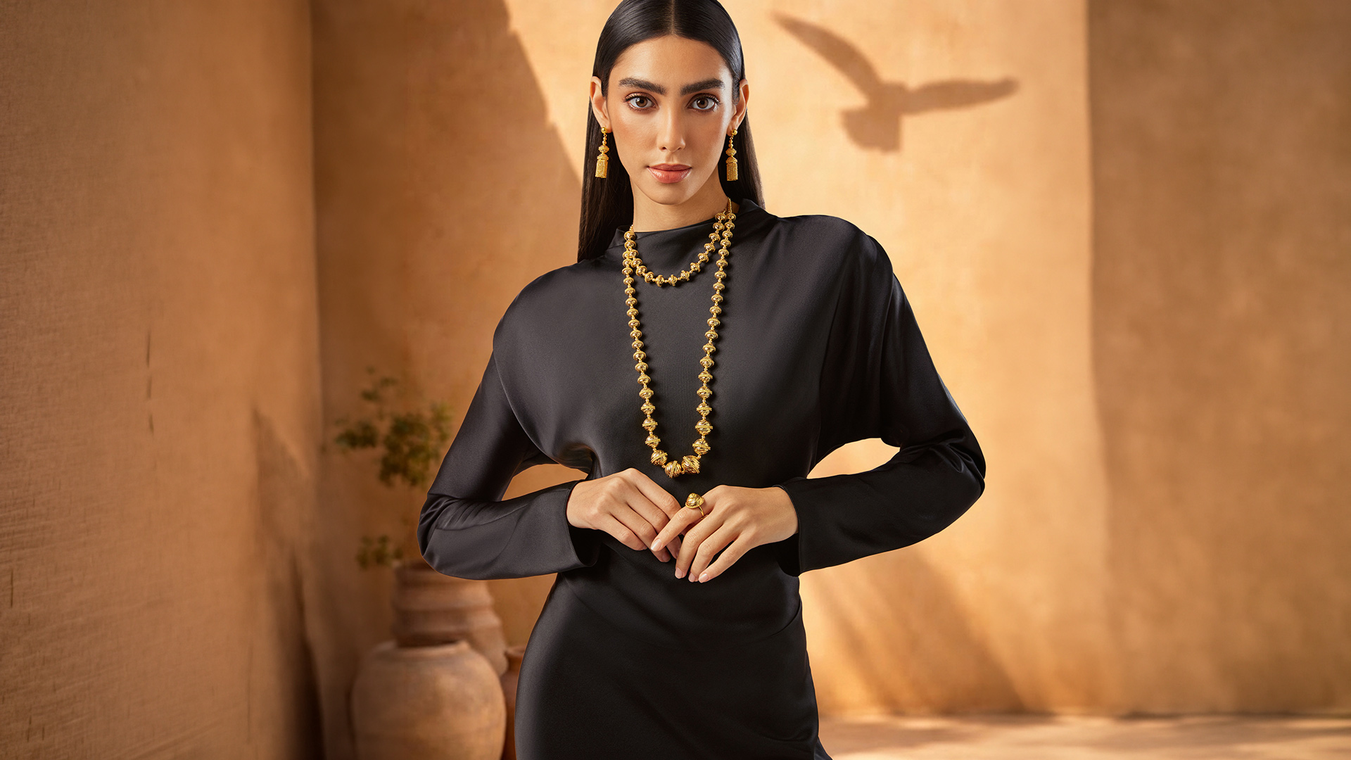 Layering Necklaces the Right Way: A Visual Guide for the Gulf Woman's Neckline