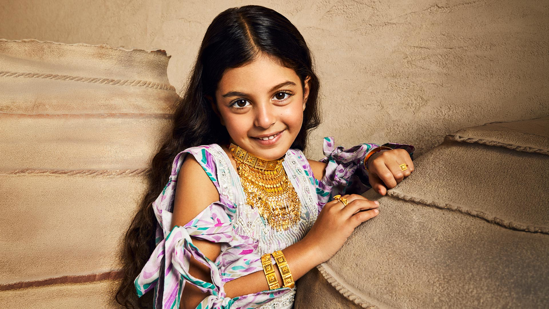 ذهب للصغار: تقليد إماراتي عريق في إهداء الأطفال بمناسبة عيد الفطر المبارك