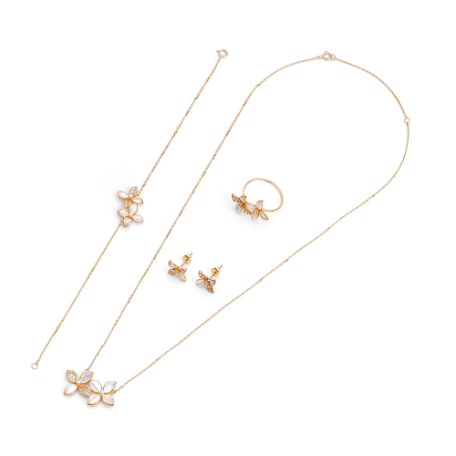 طقم آدي من الذهب عيار 18 قيراط