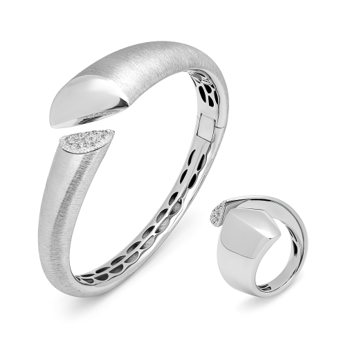 طقم هاجيمي من الذهب عيار 18 قيراط