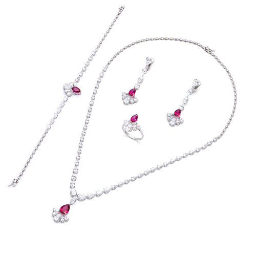 طقم ريكا من الذهب عيار 18 قيراط