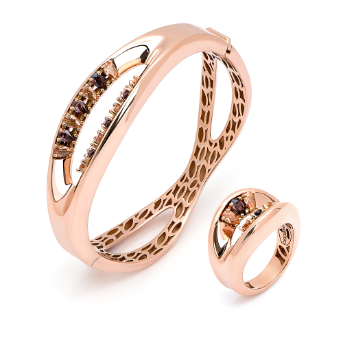 طقم بيلازا من الذهب عيار 18 قيراط