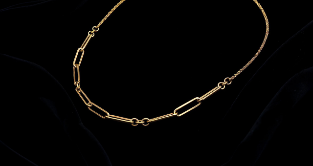 The New Status Symbols Understated Jewelry Only The Wealthy Recognize