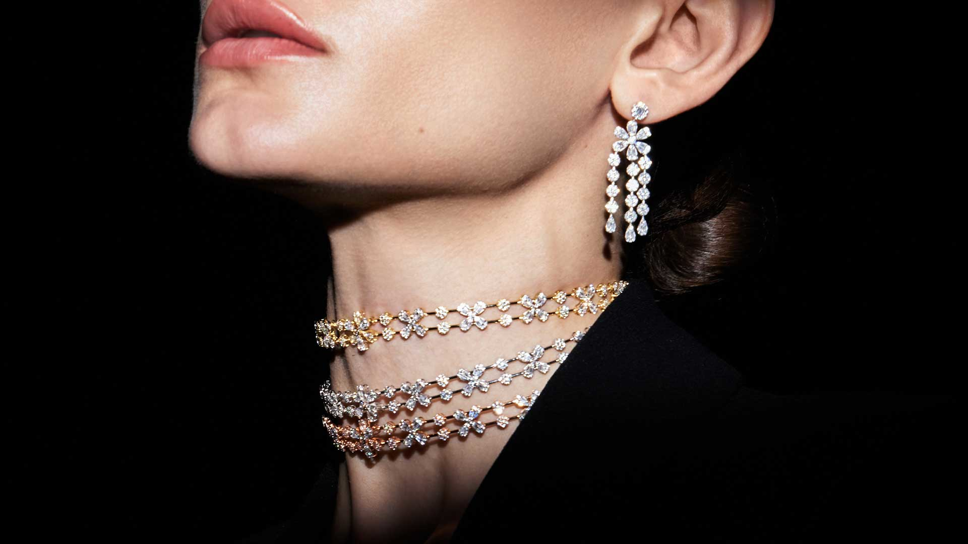 From Sunrise to Sunset: How to Elevate Your Style with Gold Jewelry for Day to Night Transition
