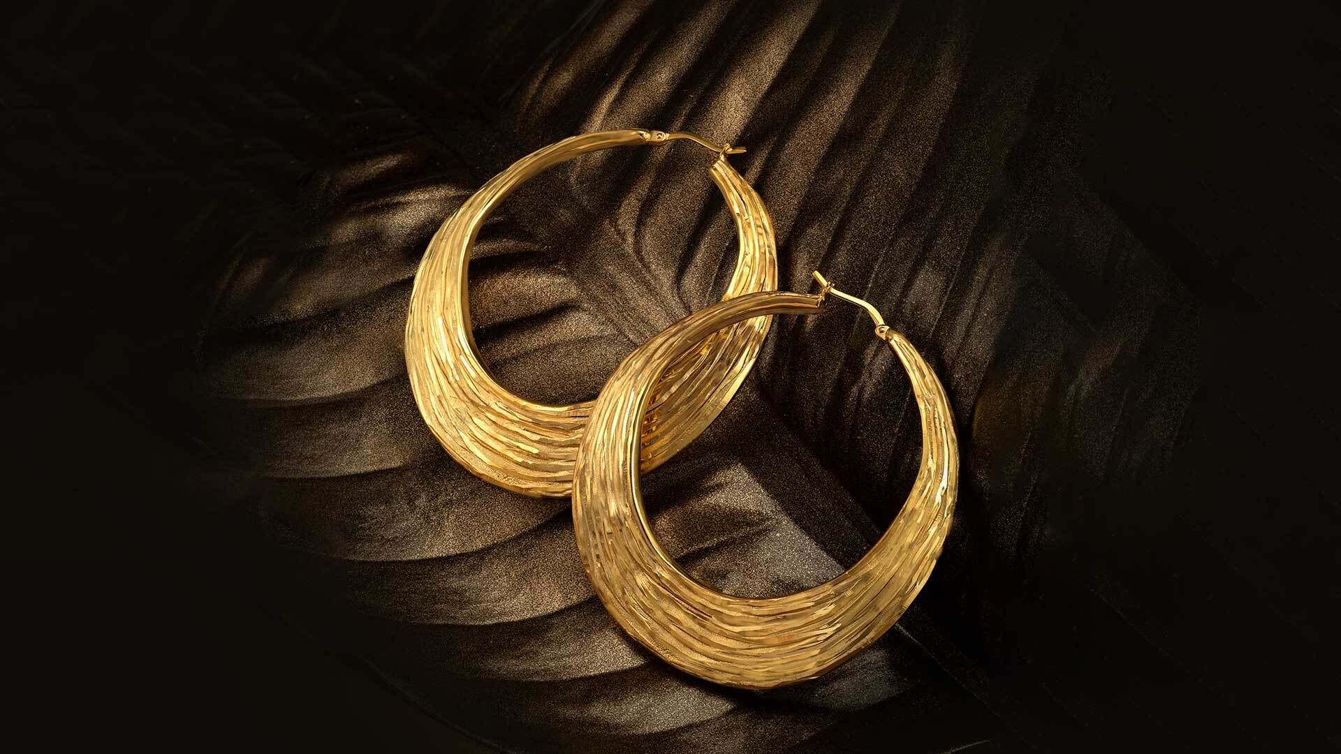 How Gold Earring is the new hotness
