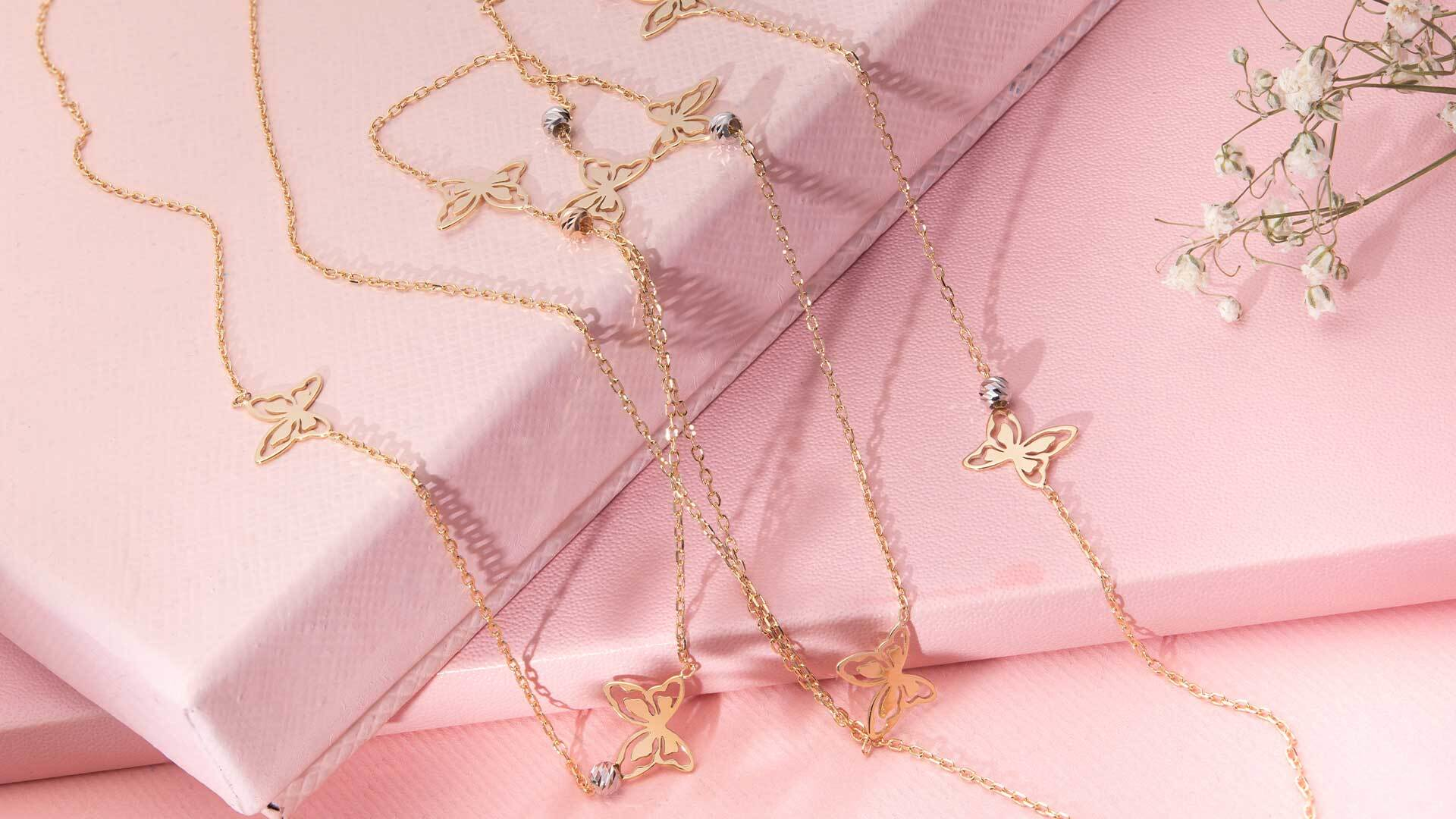 What Gold Jewellery to Wear in Hot Weather