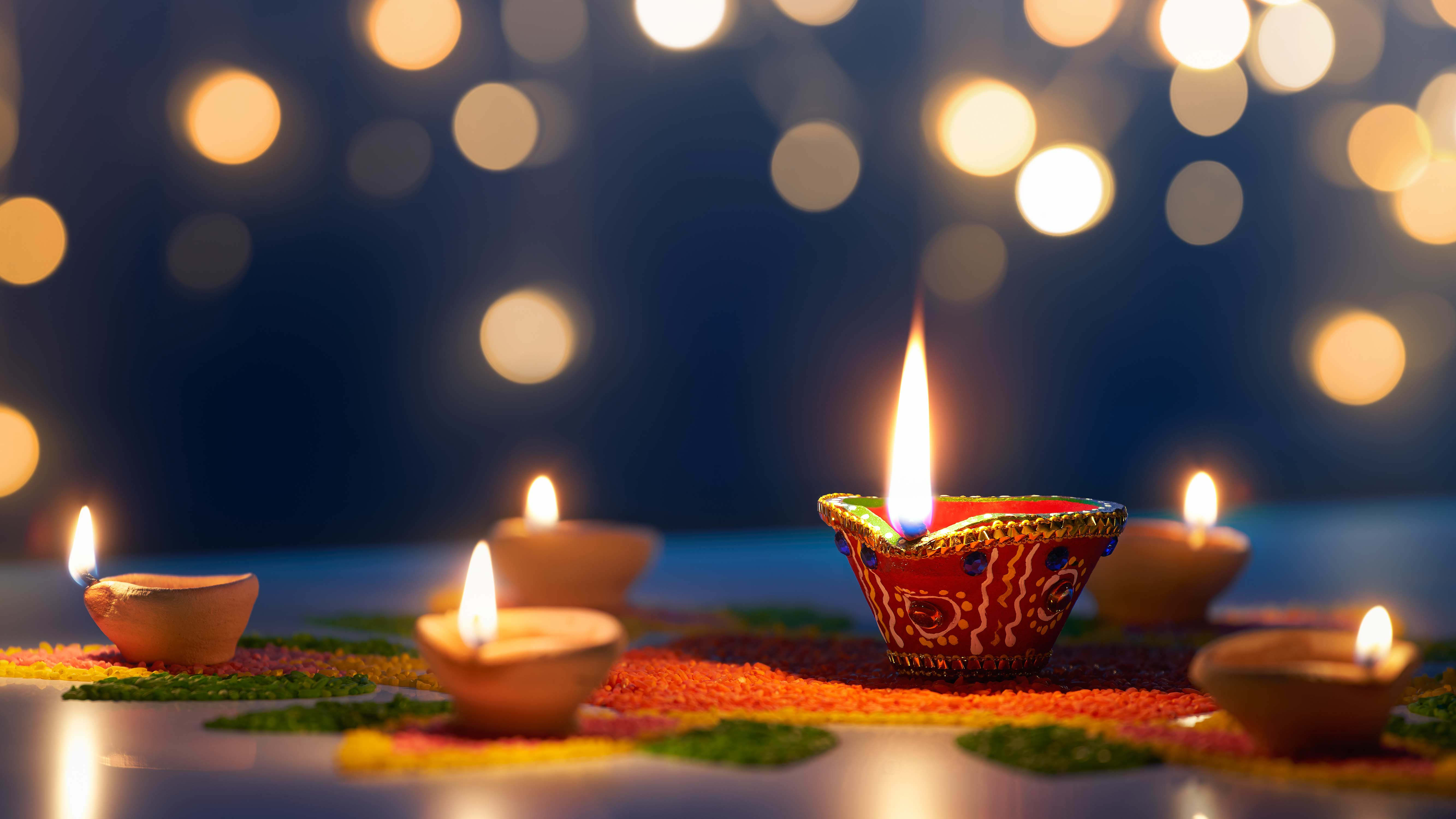 The Golden Glitter of Diwali: A Guide to Choosing the Perfect Jewelry