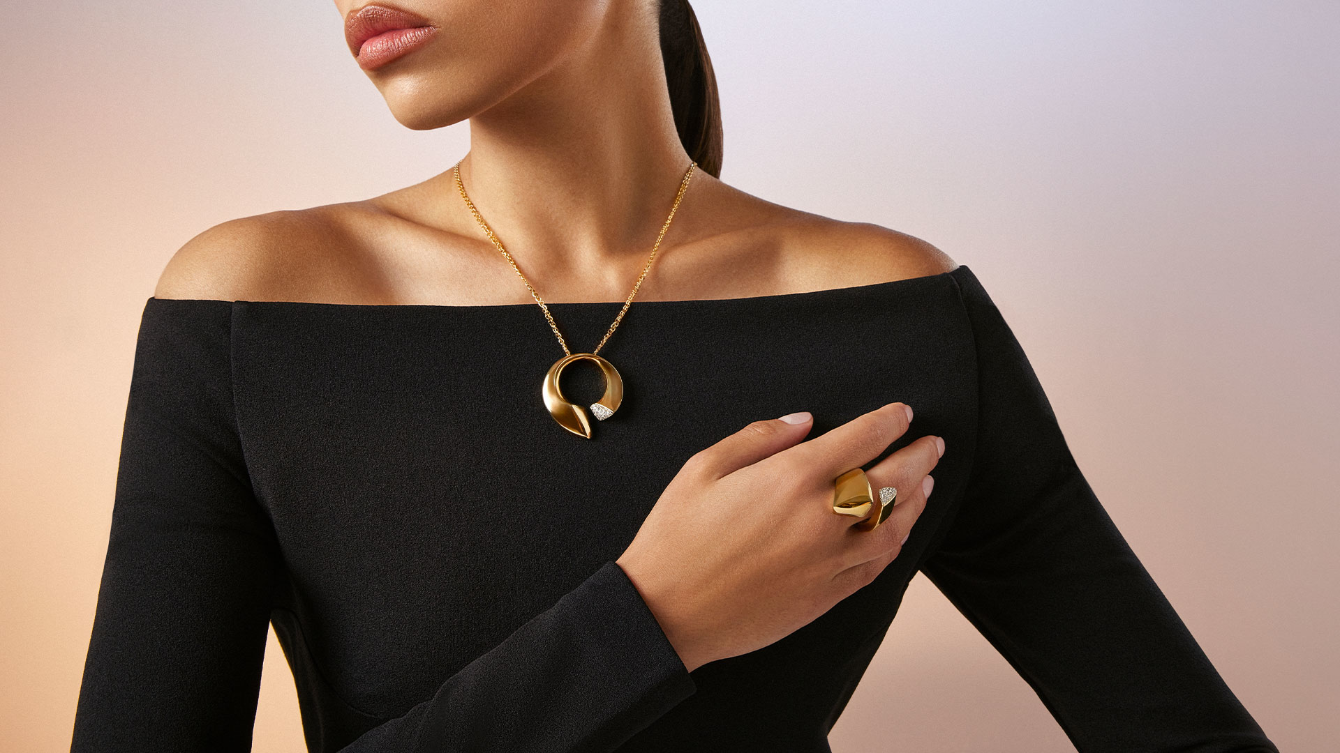 Gifting Across Borders: How to Send Fine Jewelry to Loved Ones Back Home This Summer