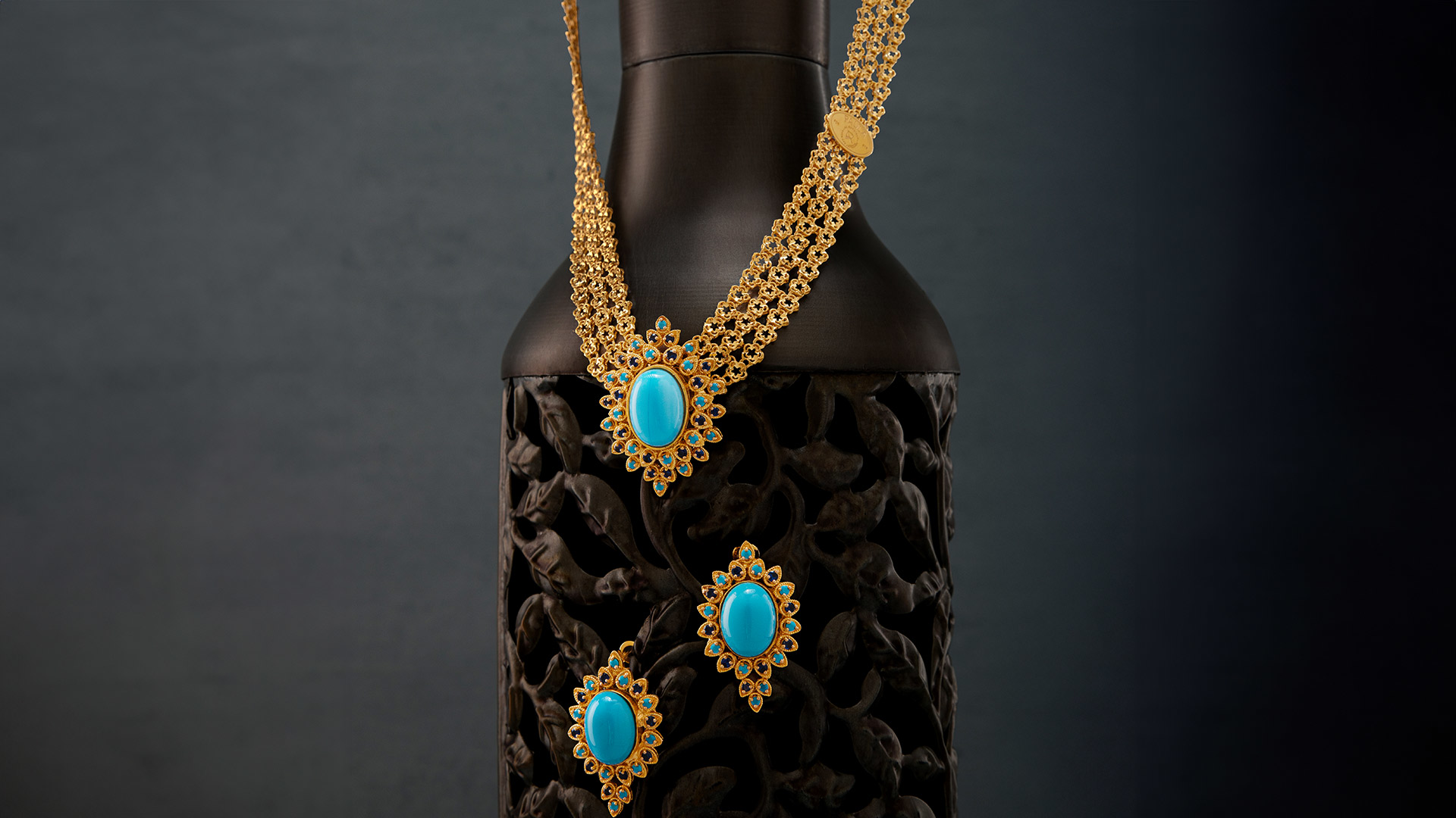 Gold and Precious Stones in Ramadan Collections