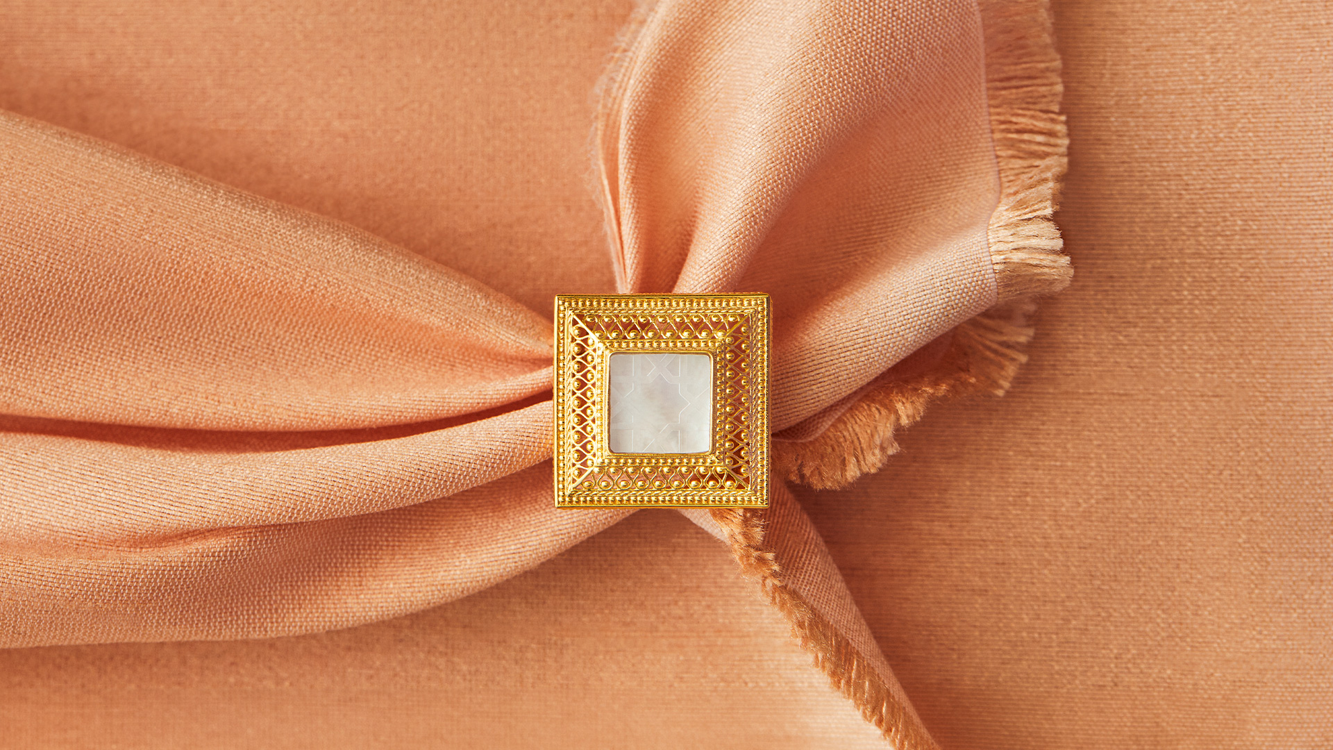 العناية بالمجوهرات قبل رمضان: لماذا يجب تنظيف ذهبك احترافياً هذا الأسبوع