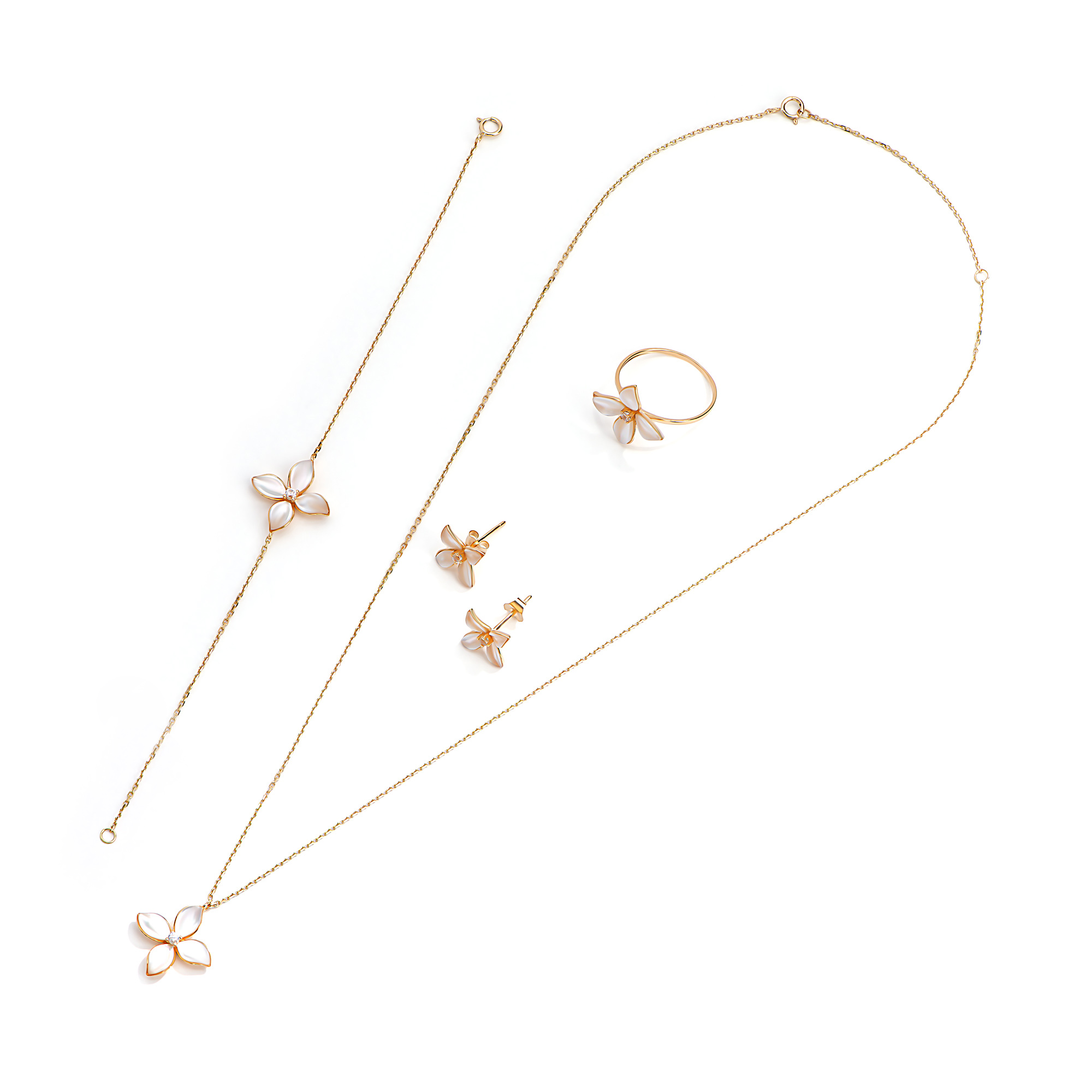 طقم يورا من الذهب عيار 18 قيراط