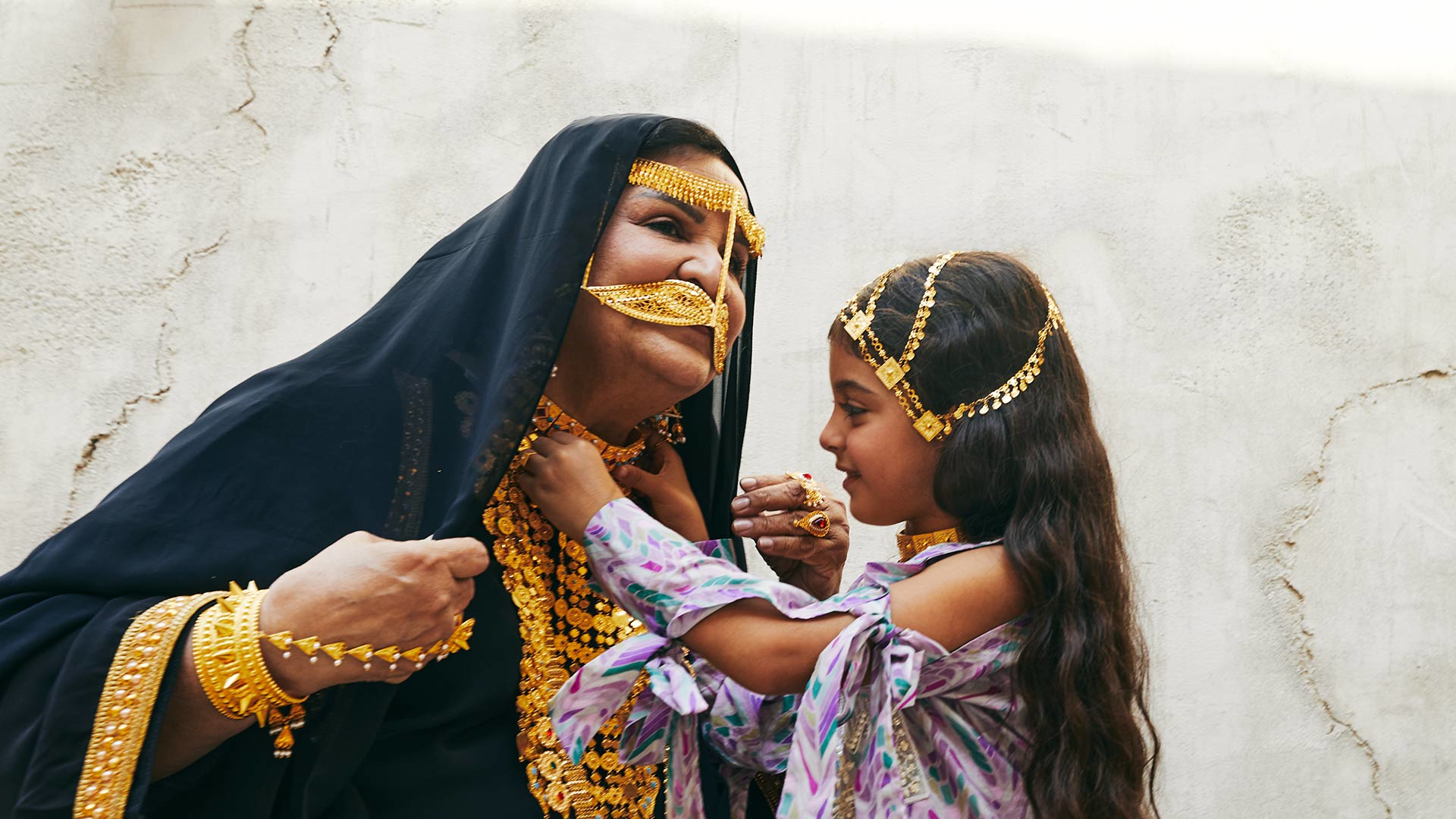 Why Vintage Gold Jewelry Is Having More Than Just a Moment
