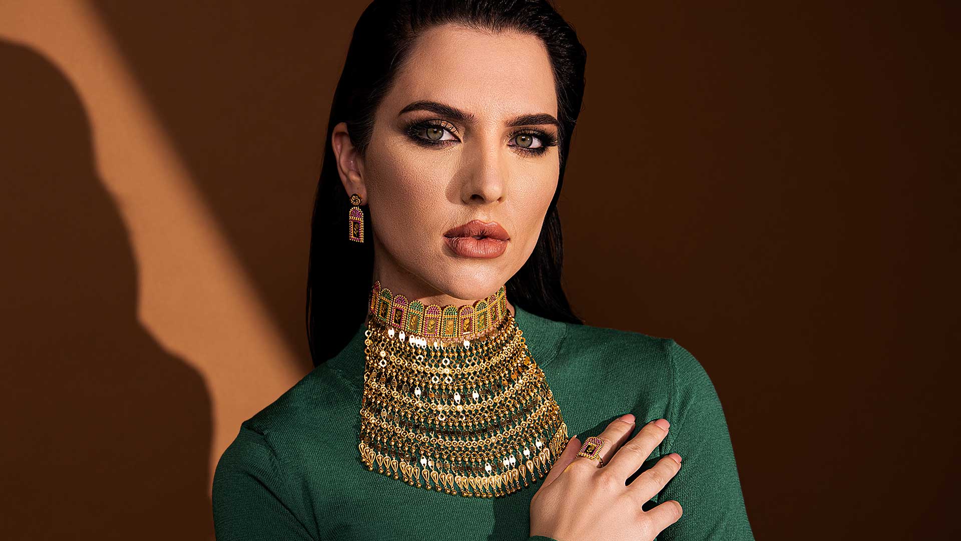 Top Gold Jewelry Trends You Need to Try in 2023: The Latest Designs and 