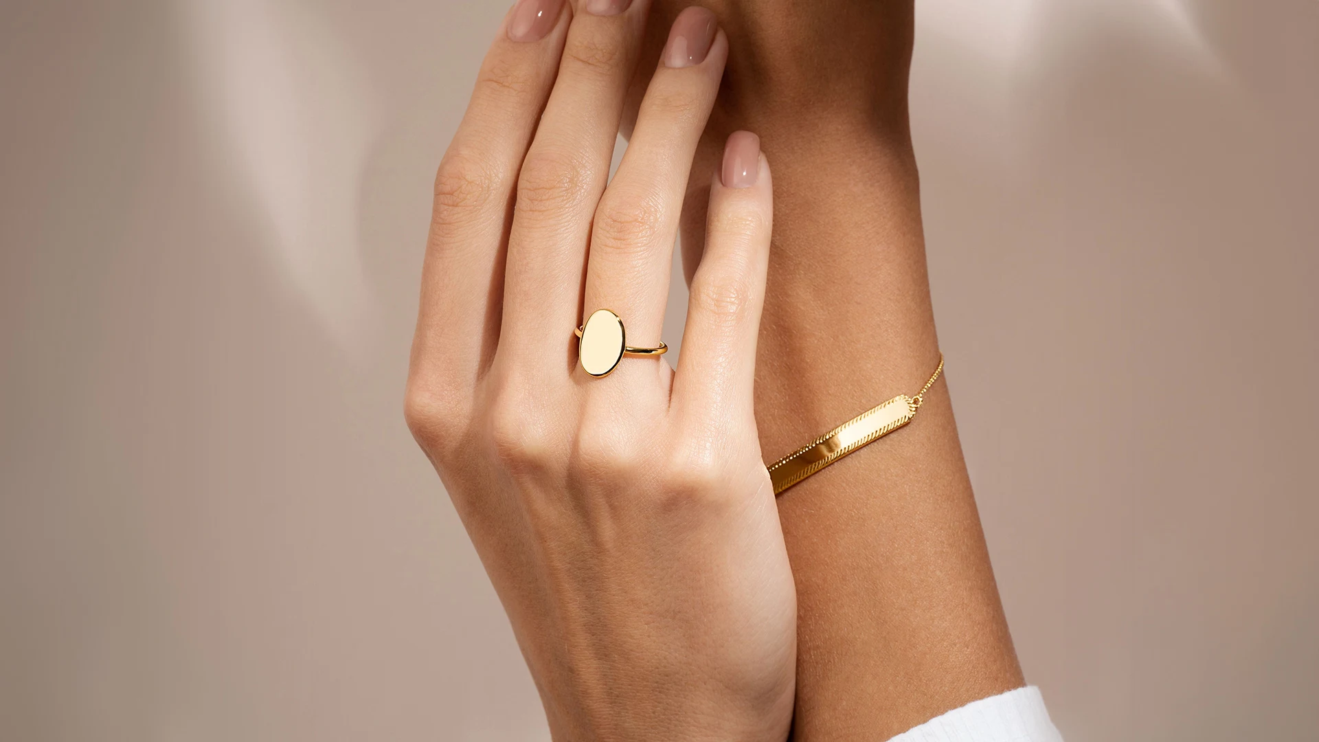 The Rise of Minimalist Jewellery: Less is More.