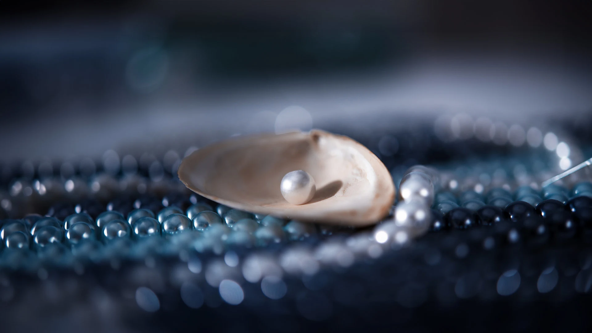 The Fascinating Journey of Crafting Luxurious Pearl Jewelry