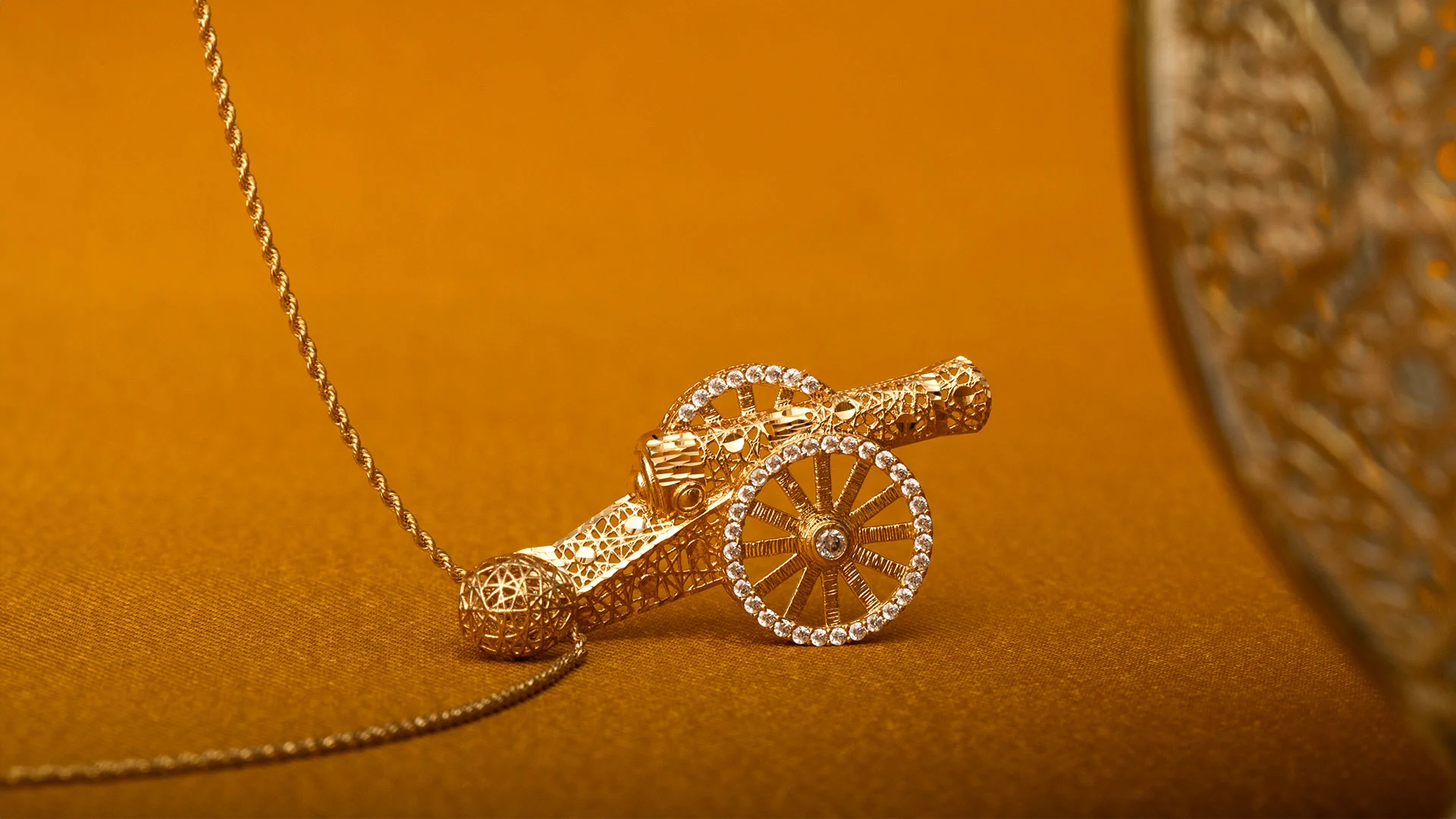 From Suhoor to Iftar: Statement Gold Pieces for Every Moment of Ramadan