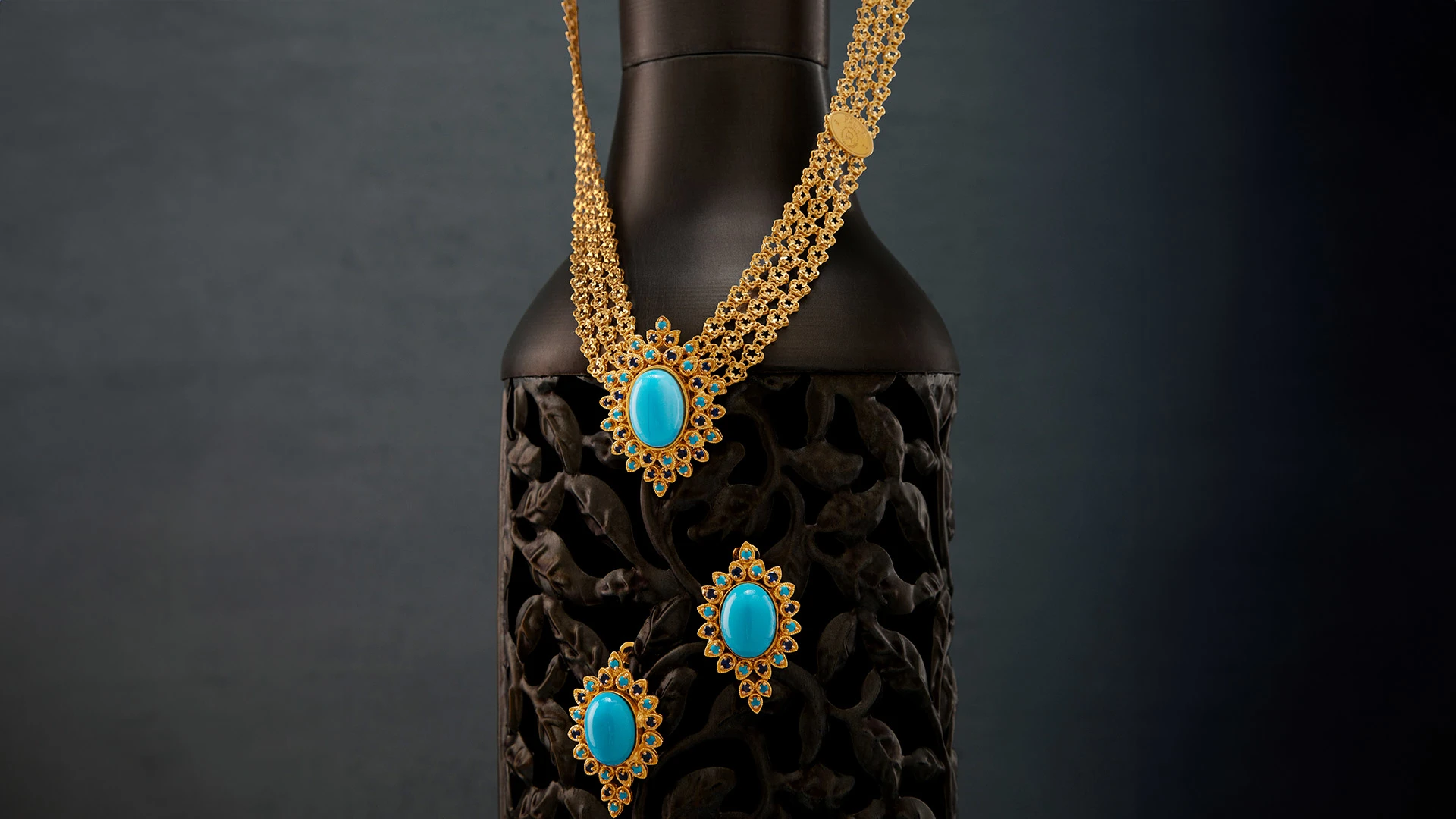Gold and Precious Stones in Ramadan Collections