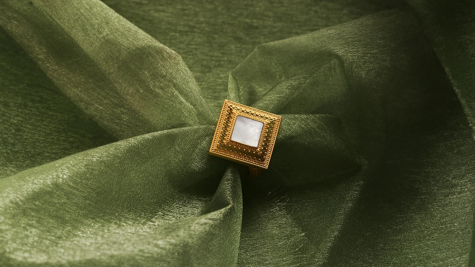 Humidity and Jewelry Care in the GCC