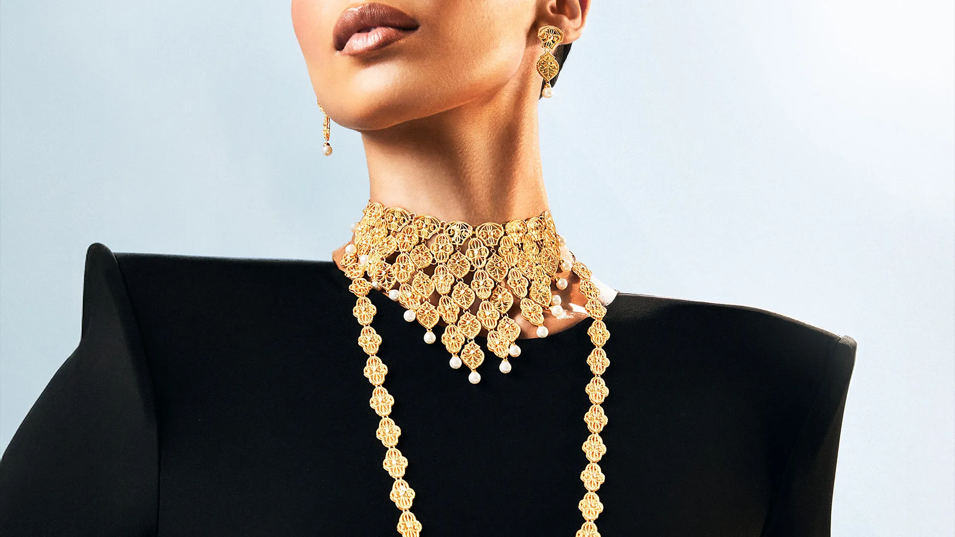 Sheikha Hind Gold Set: Heritage Elegance with Al Romaizan's Modern Touch