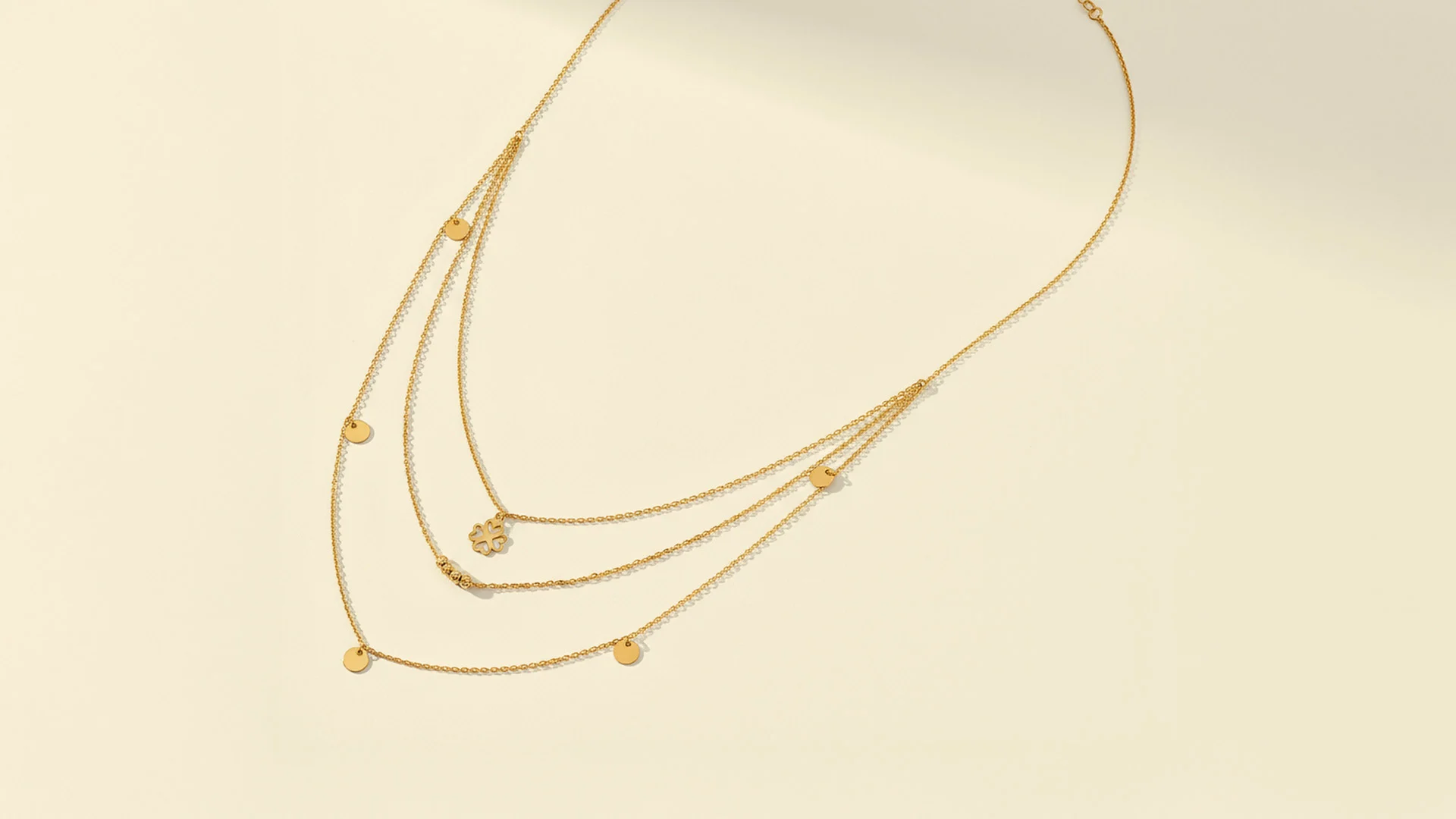 لماذا تبقى الحرفية الإيطالية المعيار الذهبي للمجوهرات الذهبية الخفيفة الوزن