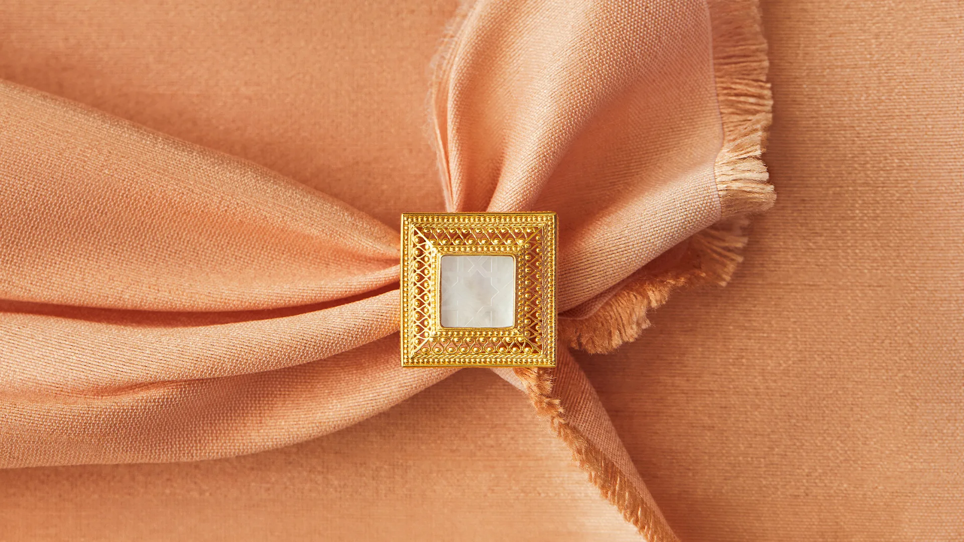 العناية بالمجوهرات قبل رمضان: لماذا يجب تنظيف ذهبك احترافياً هذا الأسبوع