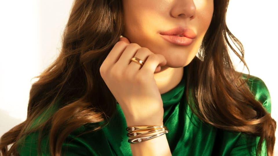 Shine Bright on Your Summer Holiday with the Hottest Gold Jewellery Trends!