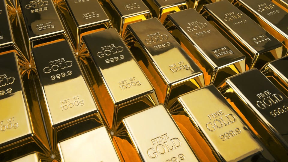 الفرص الذهبية: الاستثمار في الذهب في عام 2024 وما بعده
