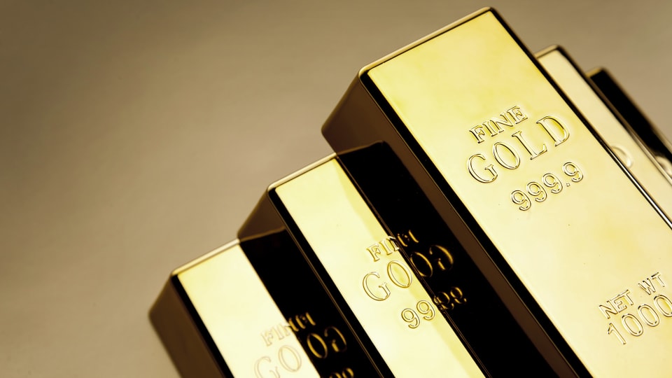 المؤثرون الذهبيون: كيف تشكل البنوك المركزية سوق الذهب العالمي